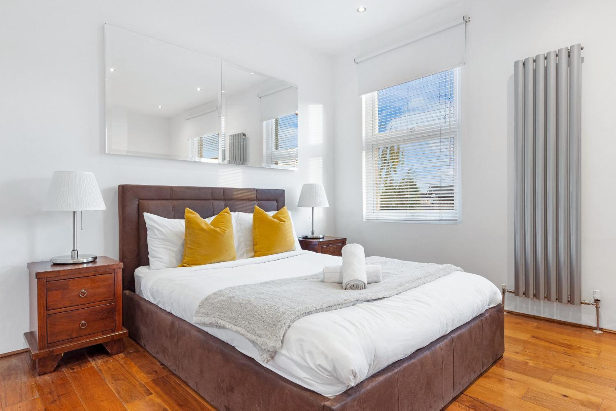 Luxury 4-Bedroom Modern Flat In Central London Steps From Station, Sleeps 9 In Style! Exterior foto