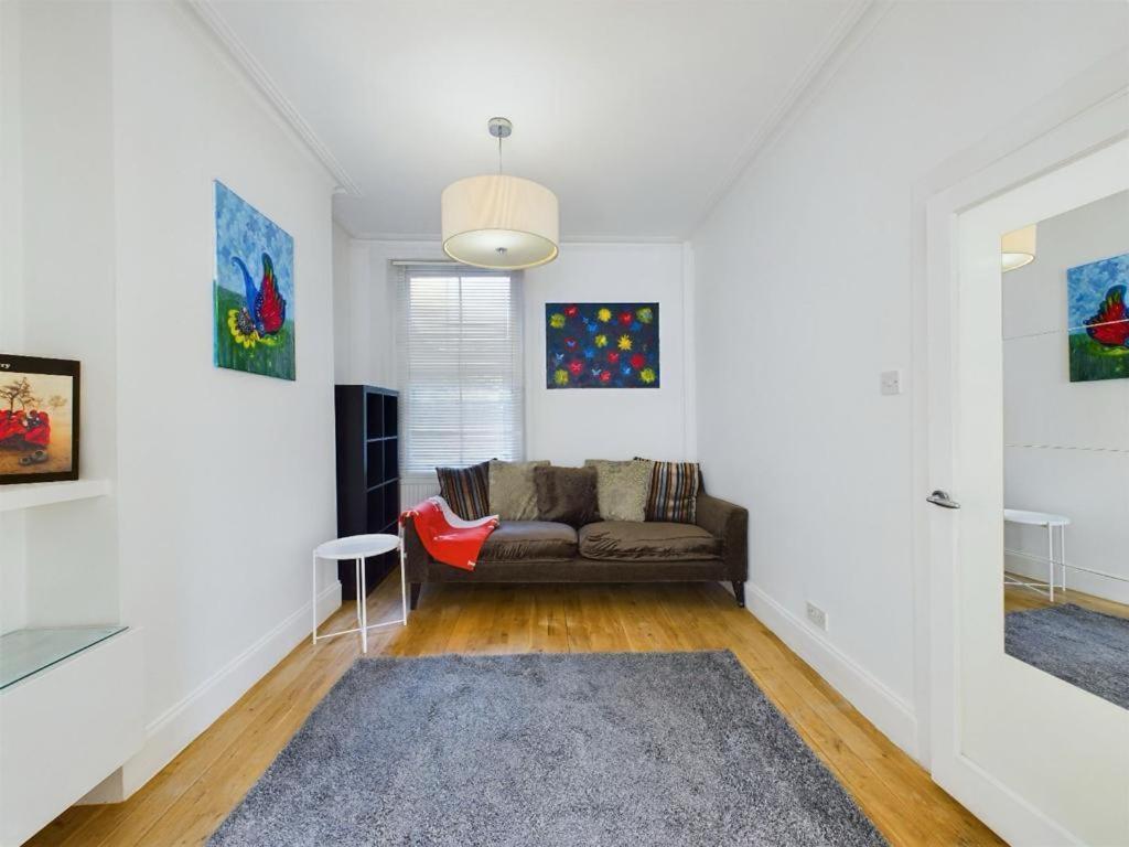 Luxury 4-Bedroom Modern Flat In Central London Steps From Station, Sleeps 9 In Style! Quarto foto
