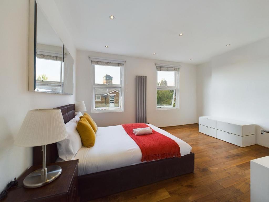 Luxury 4-Bedroom Modern Flat In Central London Steps From Station, Sleeps 9 In Style! Quarto foto